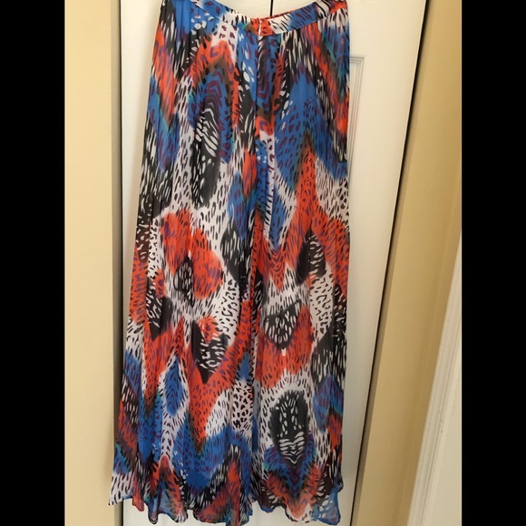 🐆Intrigue Chiffon Abstract Animal Print, white lined colorful maxi skirt - Picture 4 of 11